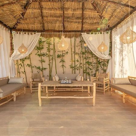 Villa Leila,Piscine , Grand Jardin, Jeux , Cuisiniere マラケシュ エクステリア 写真