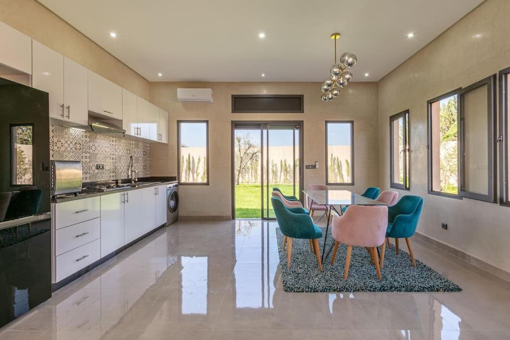 Villa Leila,Piscine , Grand Jardin, Jeux , Cuisiniere マラケシュ エクステリア 写真