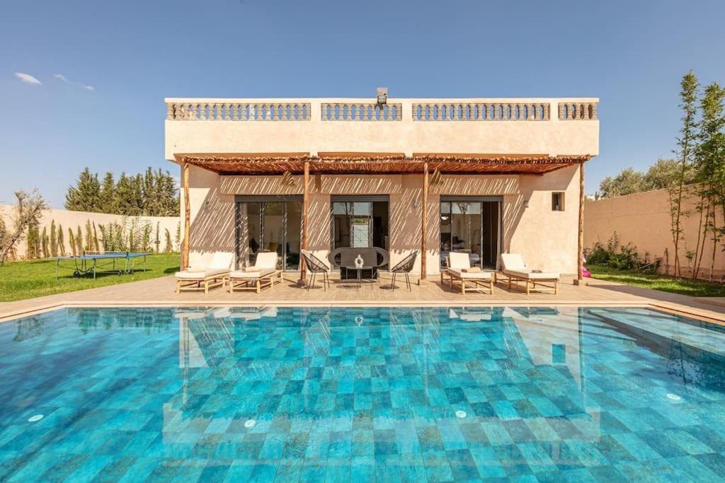 Villa Leila,Piscine , Grand Jardin, Jeux , Cuisiniere マラケシュ エクステリア 写真