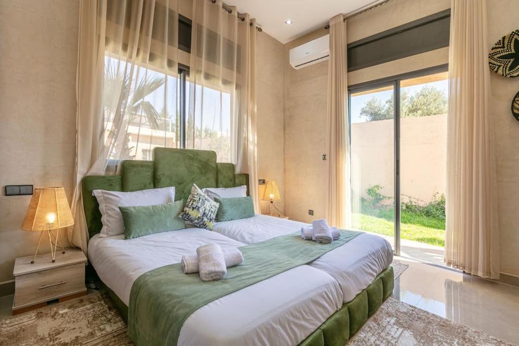 Villa Leila,Piscine , Grand Jardin, Jeux , Cuisiniere マラケシュ エクステリア 写真