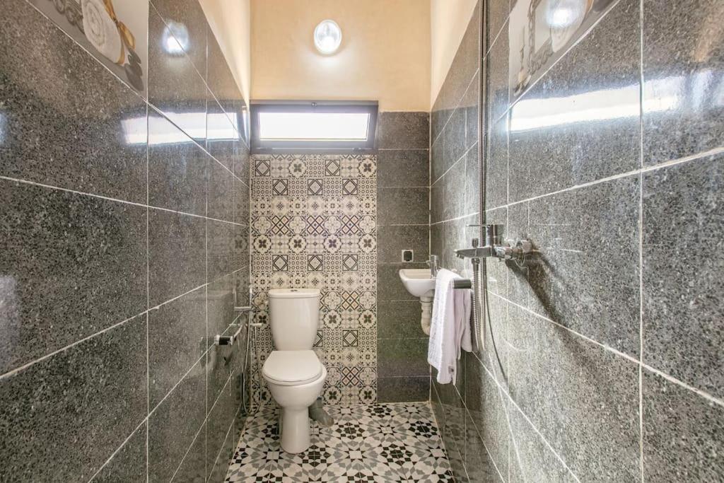 Villa Leila,Piscine , Grand Jardin, Jeux , Cuisiniere マラケシュ エクステリア 写真